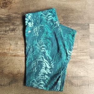 ⭐2/$20 Fabletics teal crop leggings